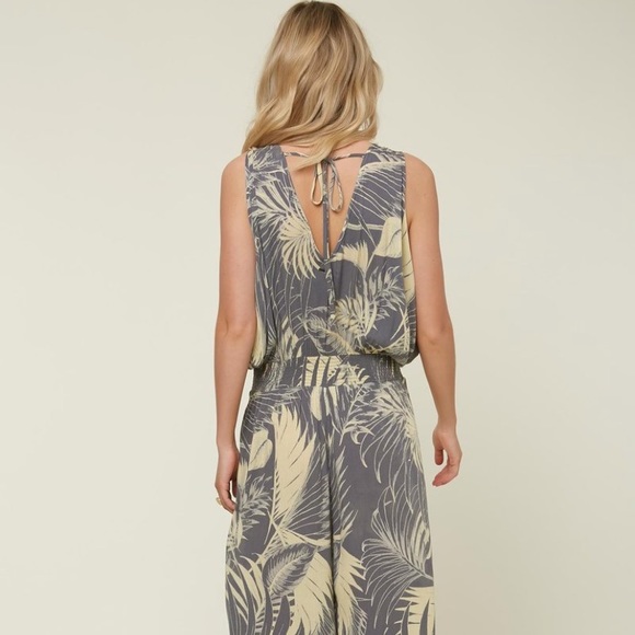 O’NEILL JUMPSUIT. BRAND NEW!! - Picture 3 of 8